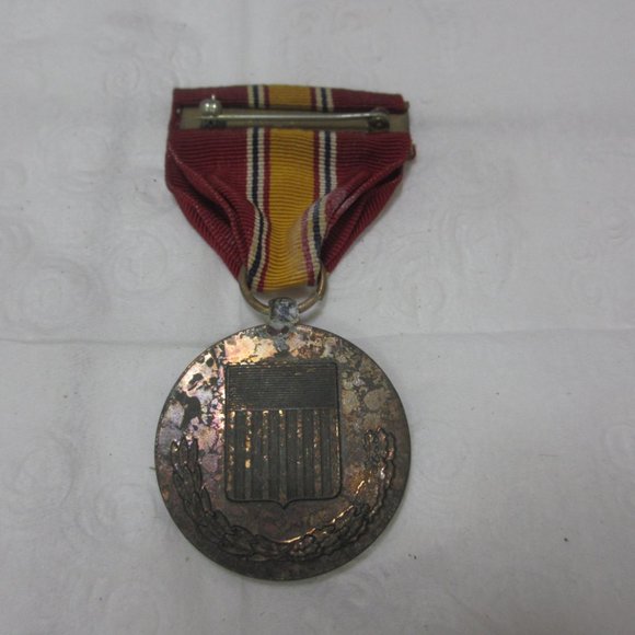 MEDAL AND RIBBON UNITED STATES NATIONAL DEFENSE  VINTAGE - Picture 3 of 6